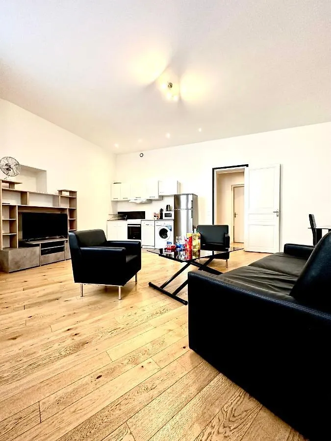 Apartment Champs Elysees 3 Paris