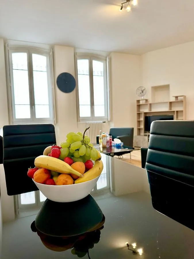 Apartment Champs Elysees 3 Paris